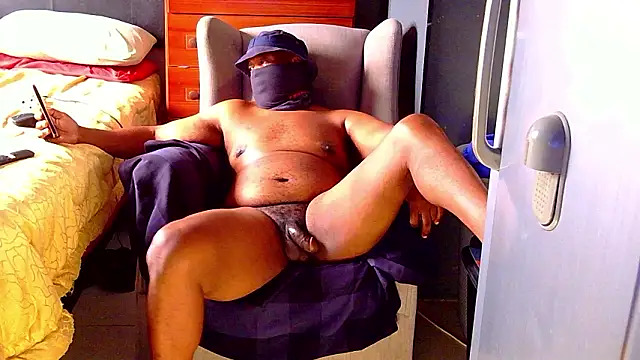 CharlesBlk-79: онлайн-секс-чат