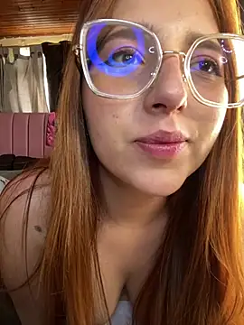 CoraVibes Adlı Modelin Canlı XXX Sohbeti