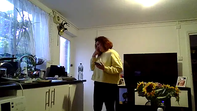 RubyyRosee élő XXX-chatje