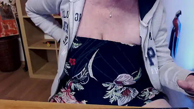 Mone_LiveのライブXXXチャット