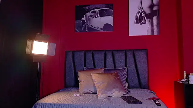 We_DM's Live XXX Chat