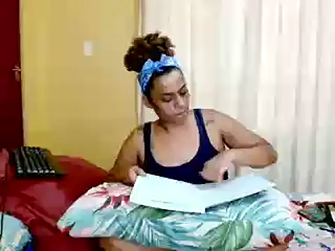 MiZzCreator élő XXX-chatje