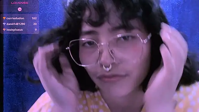 XXX chat uživo modela NinaYellow