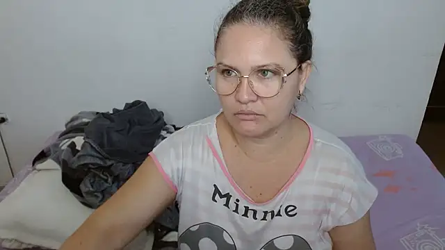 helenca43 Chat XXX live