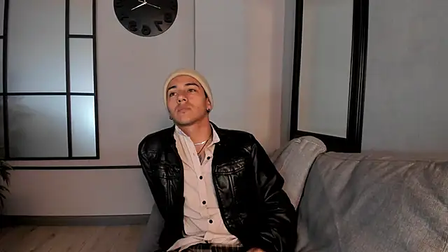 Andy_Joy_ Live XXX-Chat