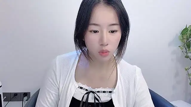 chloe-01: онлайн-секс-чат