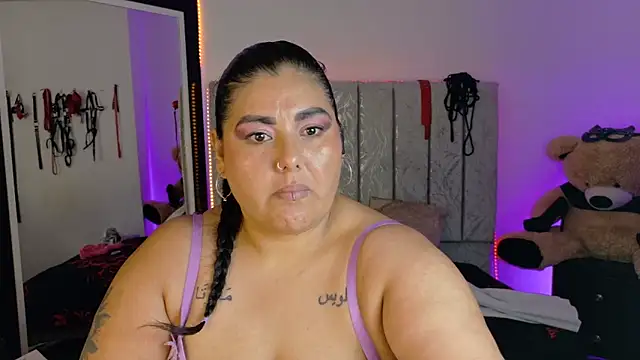 Онлайн чат XXX AndreaKinky