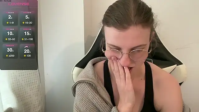 BustyKellyXXX Chat XXX live