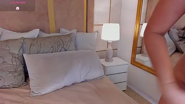 XXX chat uživo modela lyrabellini