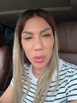 Missolevelvet Chat XXX live