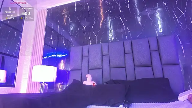 دردشة BustyGlow الجنسية المباشرة