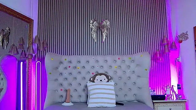 PlayfulShow's Live XXX Chat