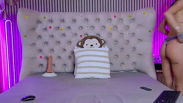 PlayfulShow 라이브 XXX 채팅