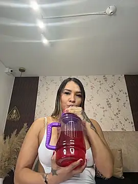 Онлайн чат XXX sararestrepo