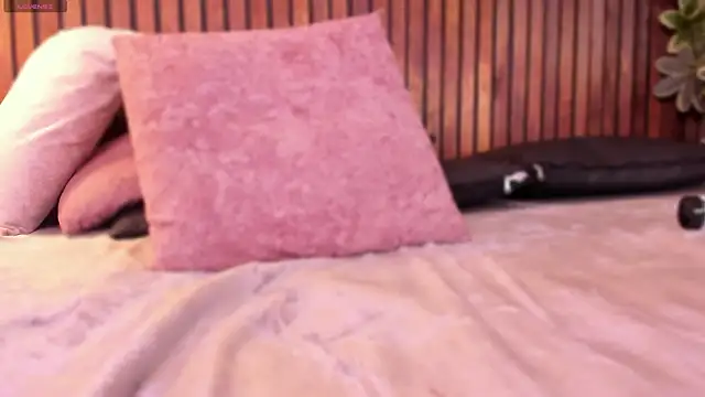 Chatroom XXX en direct de Jennmiiller_