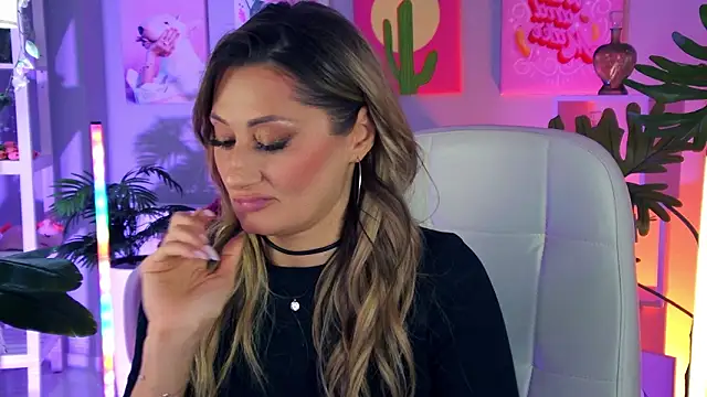 SarahAlluring 라이브 XXX 채팅