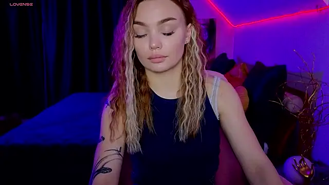 KitsyMoore Chat XXX live