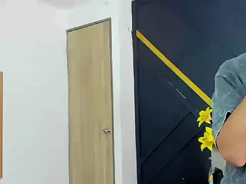 ThomasThund Chat XXX in diretta