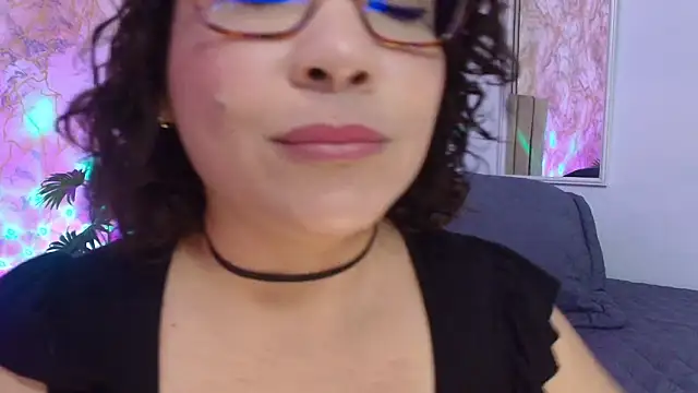 Chatroom XXX en direct de JuliRamirez