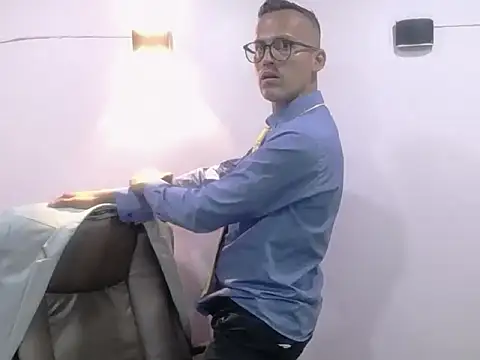 Chat +18 de Oswalldo__ ao vivo