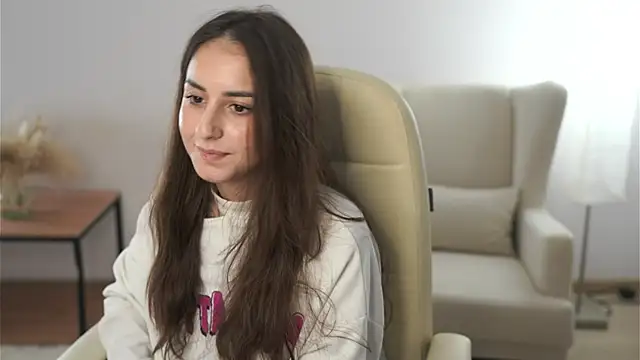 MaBastress Adlı Modelin Canlı XXX Sohbeti