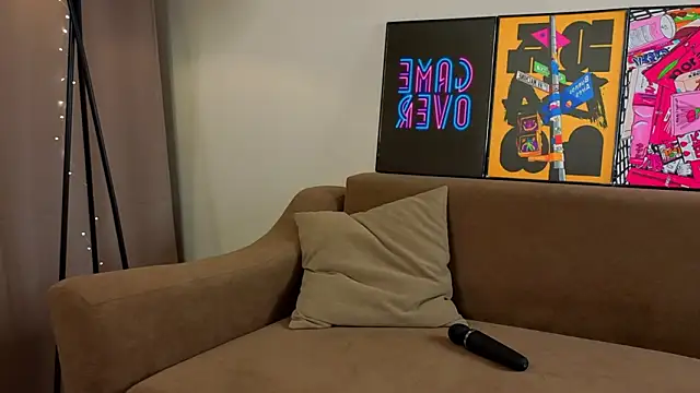 VinnieSerrano élő XXX-chatje