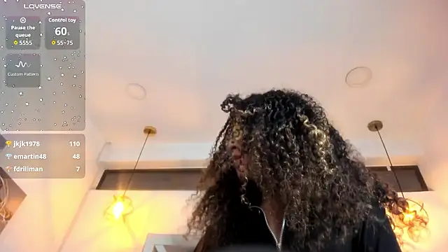 Hanna_Cornee_ 现场XXX聊天