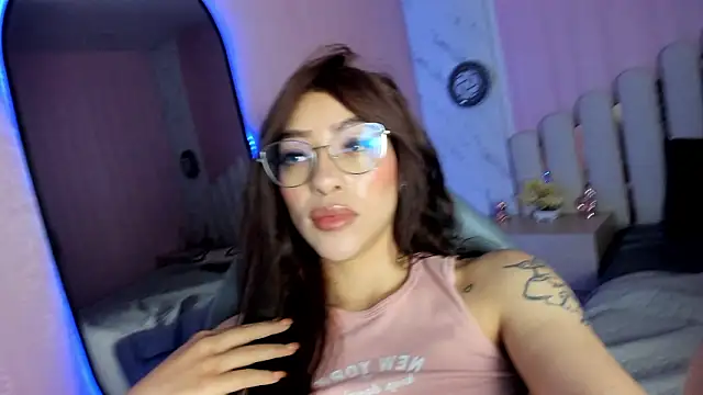 Chatroom XXX en direct de DAKOTA_SAKURA