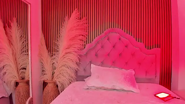 Violett_hott_ Chat XXX in diretta