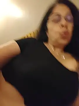 NakedMILFx Live XXX Chat