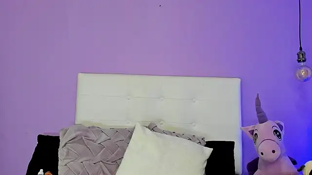 Chatroom XXX en direct de Charlotte11-11