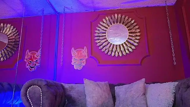 Julieta_Russell Live XXX Chat