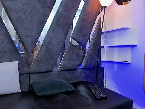 Chatroom XXX en direct de Miashinee