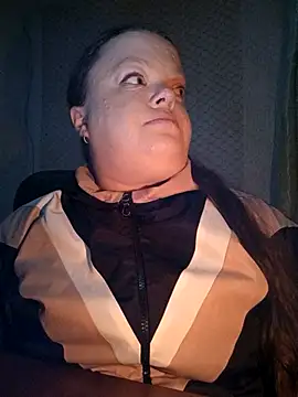 Janiffer_MiMi Show in webcam