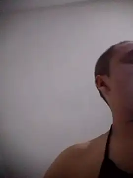 7305bisexual élő XXX-chatje