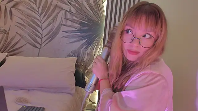 Samaantha-White Live XXX-Chat