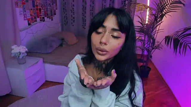 دردشة CharimgSabrina الجنسية المباشرة