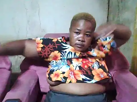 Bustyass93 现场XXX聊天