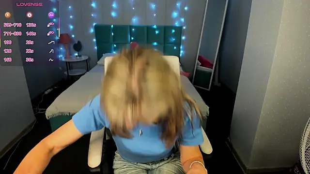 Carla_Vogue Chat XXX in diretta