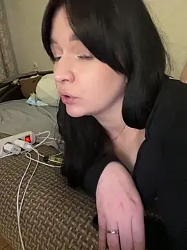 Poly_Nick's Live XXX Chat