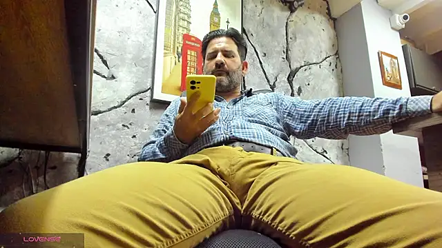 Maxi_thebig_daddy Chat XXX in diretta