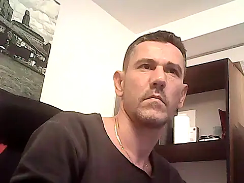 mastercharisma35のライブXXXチャット