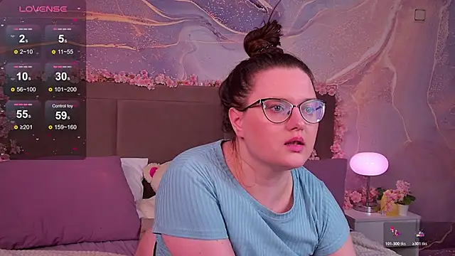 XXX chat uživo modela HelenDanvers