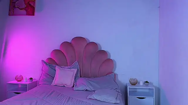 MiaColucci18 Chat XXX in diretta