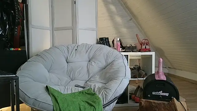 Sabdeluxe Chat XXX in diretta