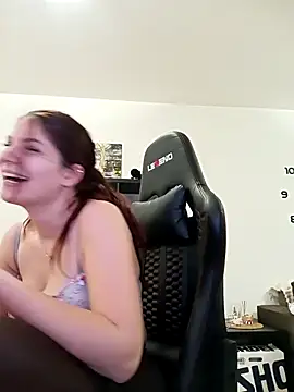 MeCherryy webkamerás műsora