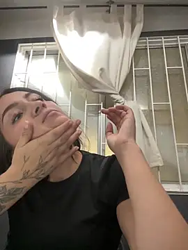 Alyha_Cortes: απευθείας συνομιλία ΧΧΧ