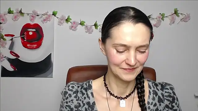 TayaFinch: онлайн-секс-чат