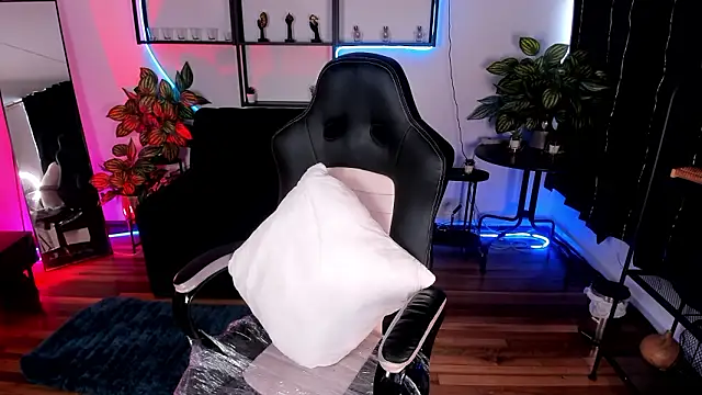 Sacred_Sin_Room Webcam Show