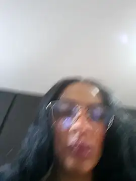 RoxaneBons Live XXX Chat